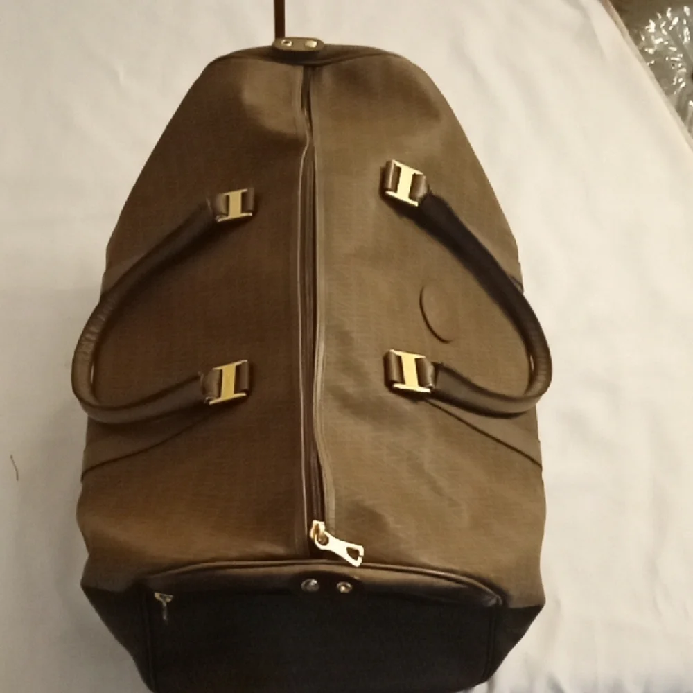 Elegant Brown Leather Men's Bag